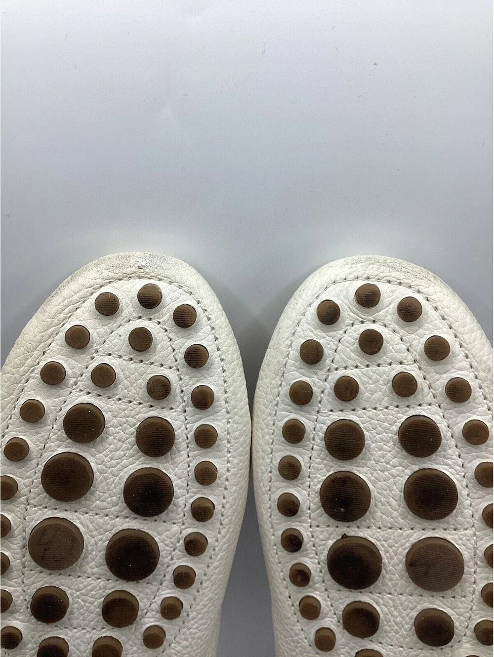 Tory Burch White Tan Pebbled Leather Logo Driving Loafers Flats 8.5M 4720